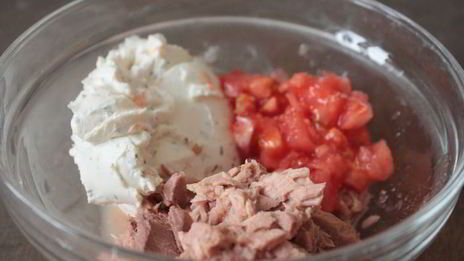 томаты, фаршированные тунцом