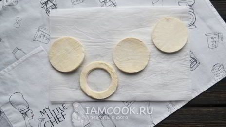 волованы со свеклой и сельдью