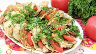 Закуска из кабачков с помидорами и зеленью