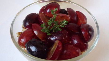 закуска из козьего сыра с виноградом