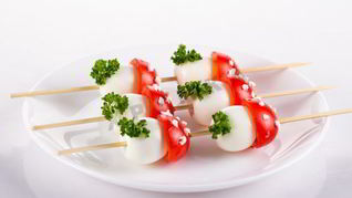 Закуска из перепелиных яиц Мухоморчики