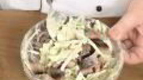 закуска из селедки с яблоками и сметаной