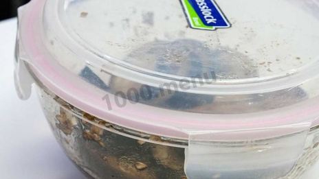 закуска из запеченного баклажана помидора и моцареллы