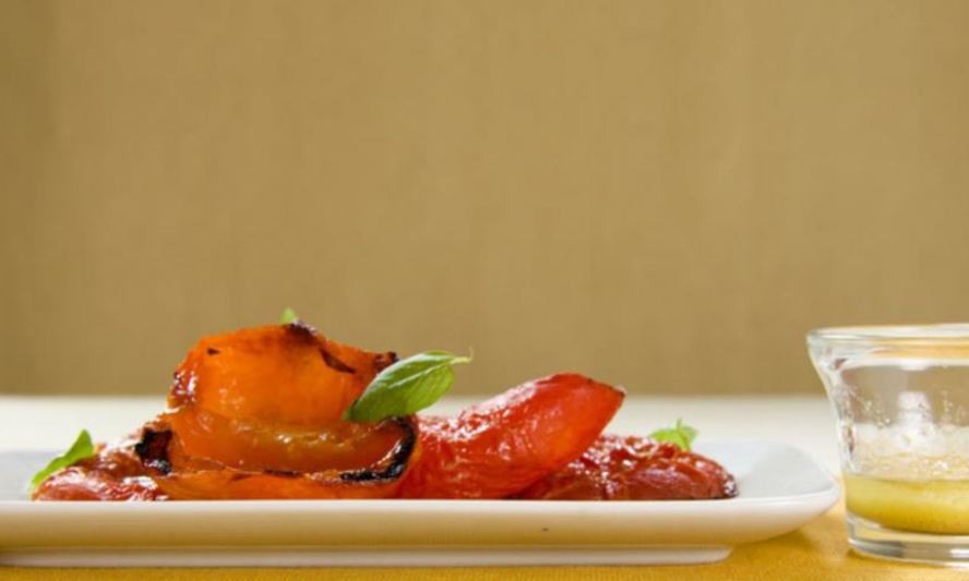 Рецепт жареных помидоров с базиликом